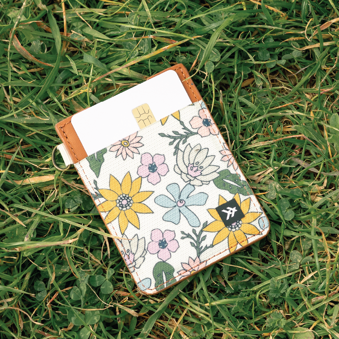 Vertical Leather Wallet - Mountain Flowers - Thread¨