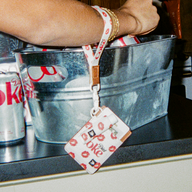 Vertical Leather Wallet - Diet Coke Kiss - Thread¨