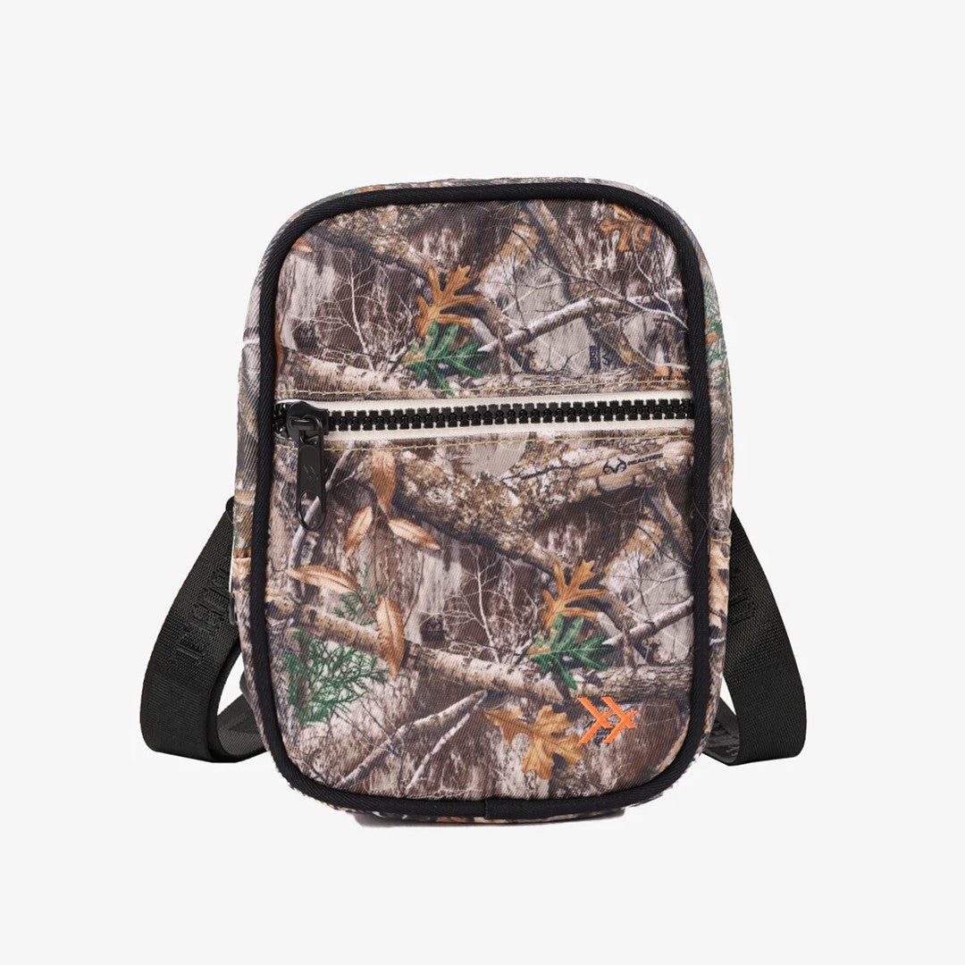 Thread¨ Realtree Edge crossbody bag with adjustable jacquard strap