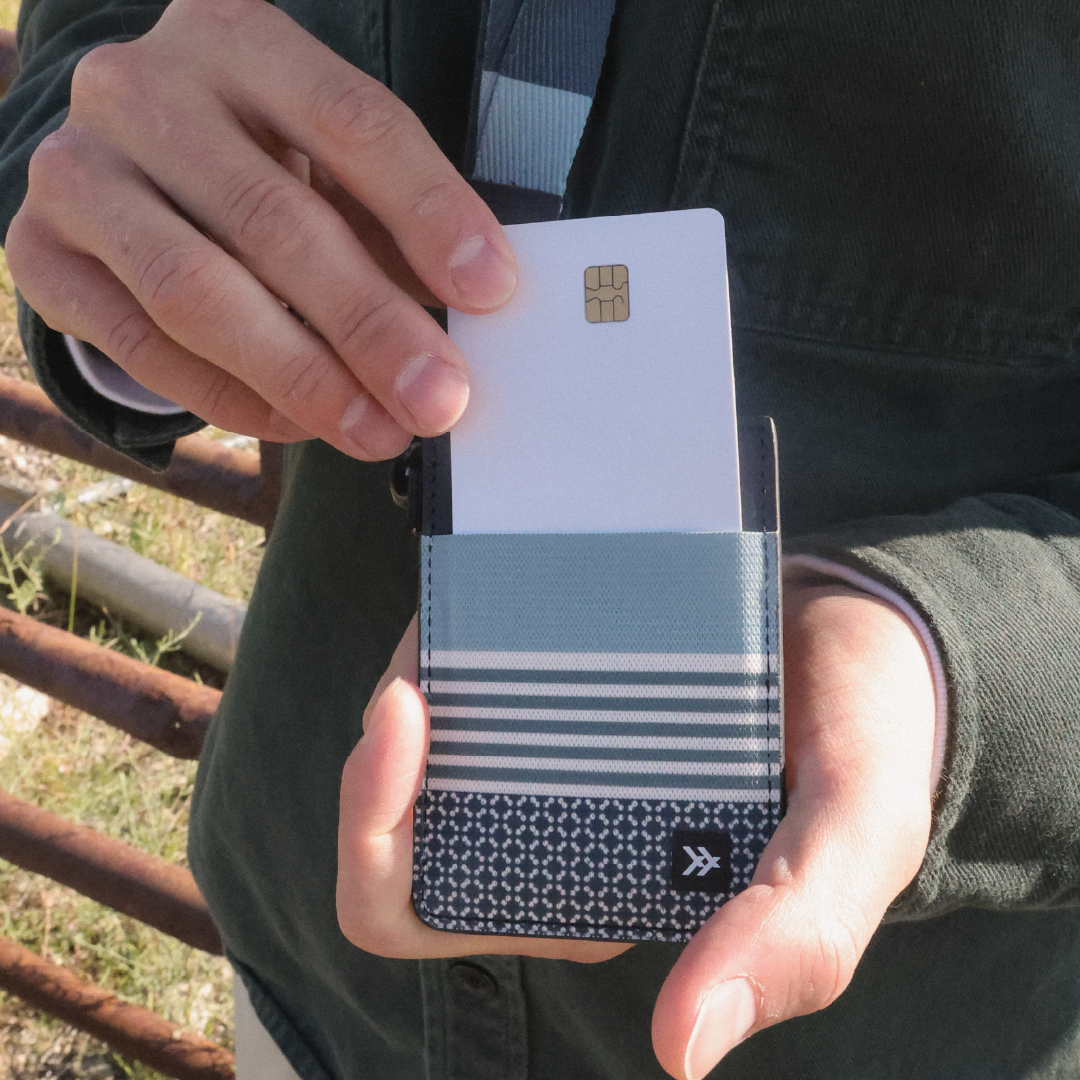 Vertical Leather Wallet - Sanders Stone - Thread¨