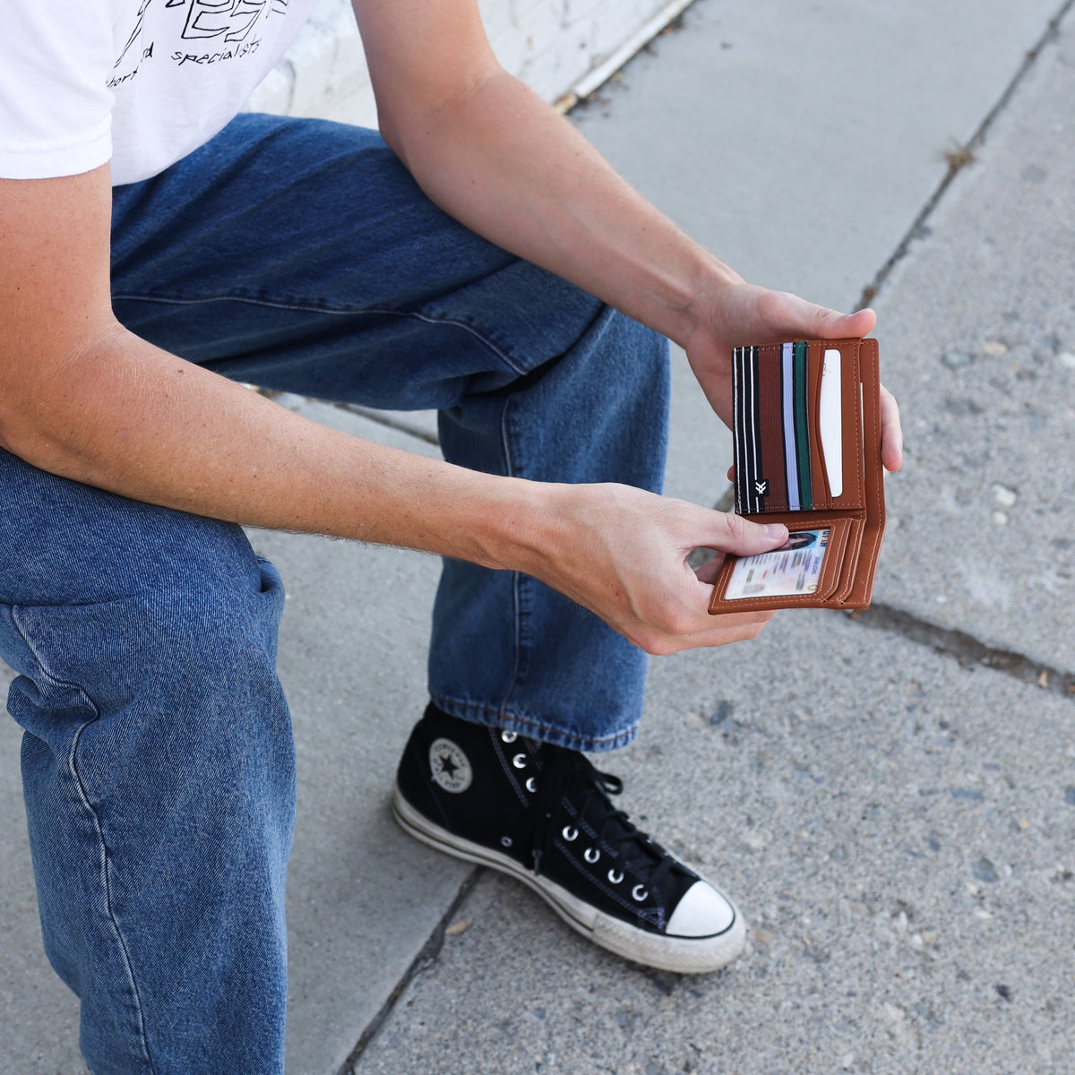 Vegan Leather Bifold Wallet - Wesley - Thread¨